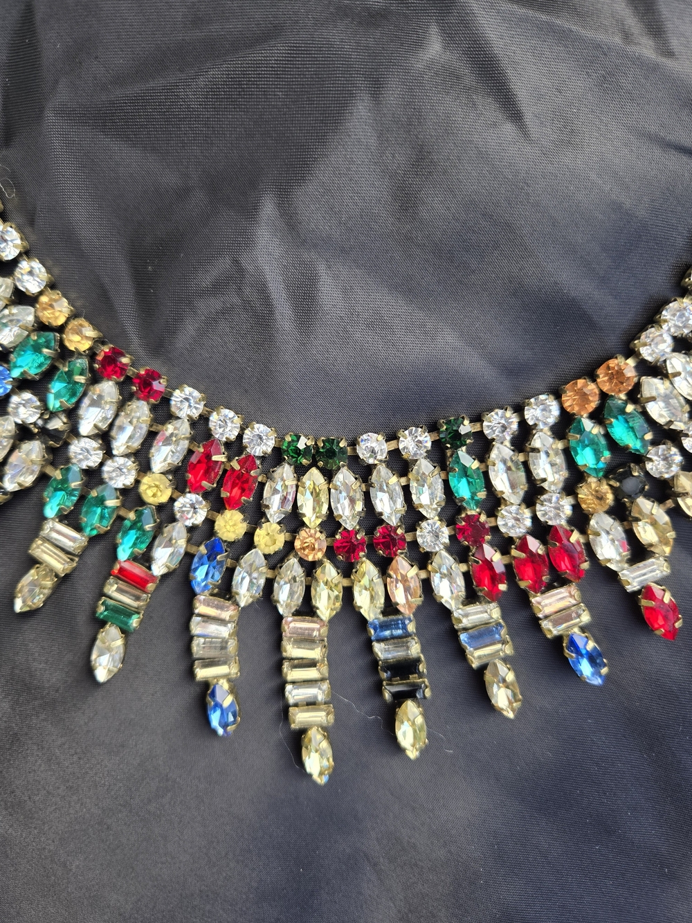 Banana Republic Goldtone Multi-color Fringe Statement Bib Necklace - NWT! - Picture 4 of 11